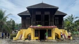 Rumah Datuk Pulau Kampai di Tanjung Pura yang terdampak banjir.