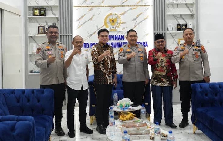 Kapolres Langkat AKBP Hannry PH Tambunan bersilaturahmi dengan Pimpinan DPRD Sumut Ricky Anthony.