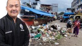 Adhan Nur, tokoh masyarakat mengkritisi ruas jalan di Babalan karena didominasi pedagang.